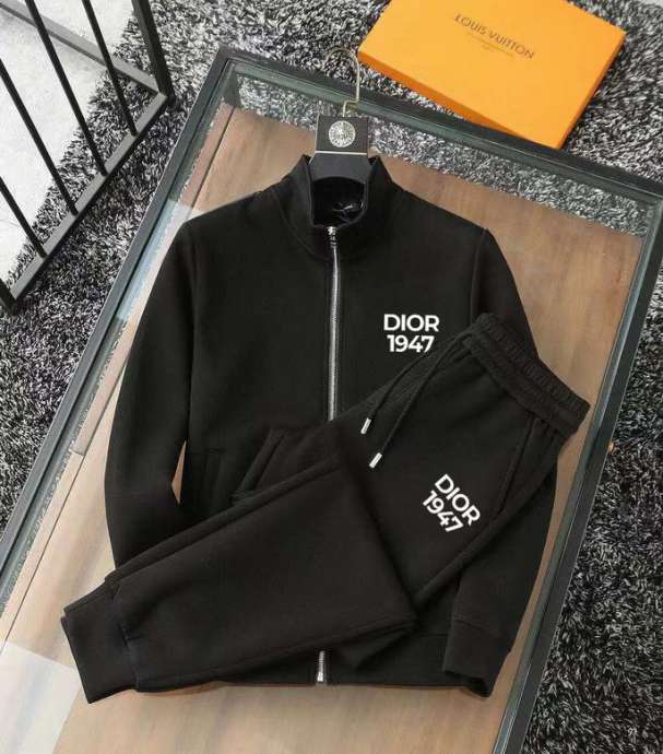 Picture of Dior SweatSuits _SKUDiorM-5XLkdtn12327982